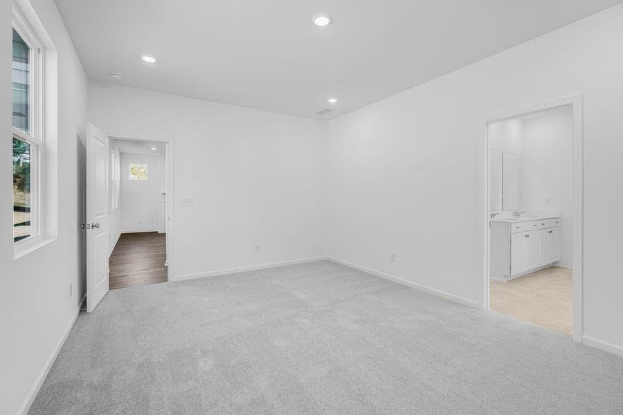 Spacious, unfurnished interior of a new home in Windance Lake, Loganville (Image 33).