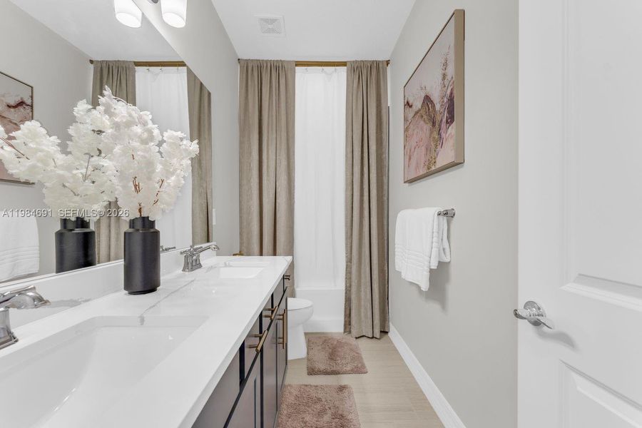 Furnished interior view inside a new home in , Plantation (Image 6).