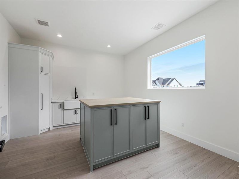 Furnished interior view inside a new home in , Gunter (Image 21).