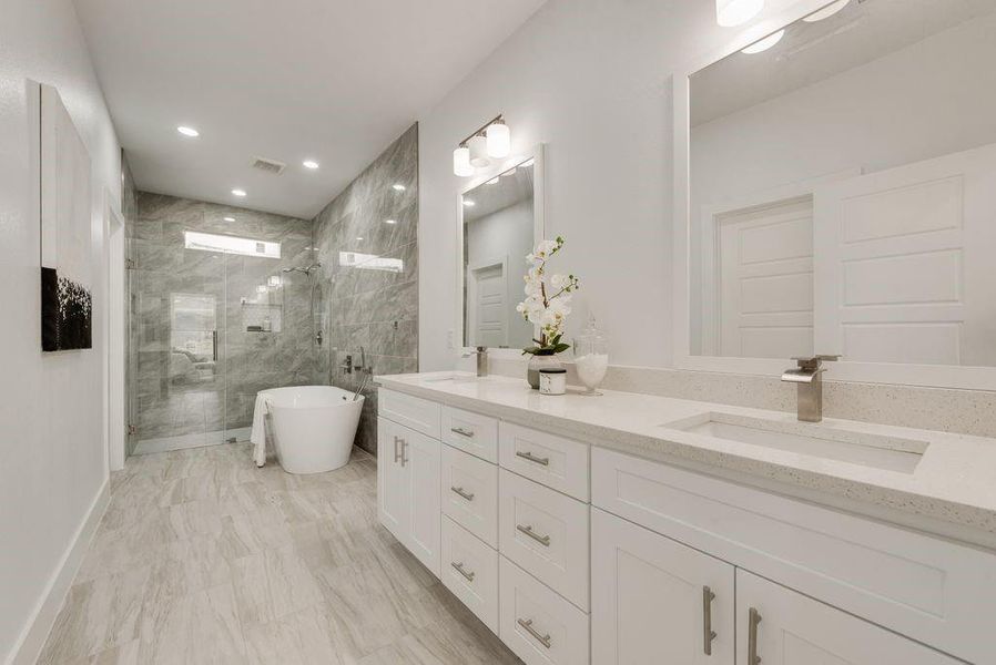 Furnished interior view inside a new home in , Fort Worth (Image 12).