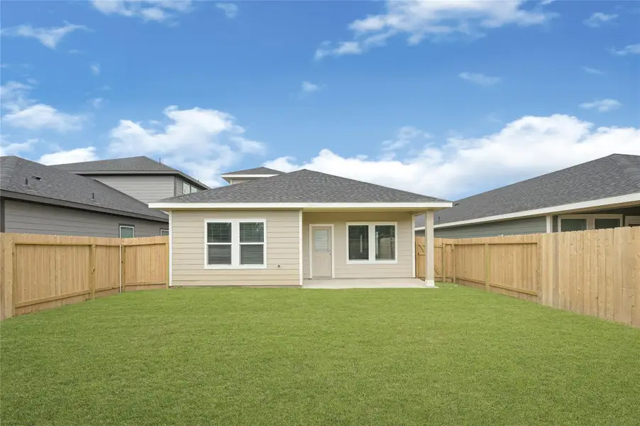 Exterior details and patio area of a home in Emberly, Beasley (Image 4).