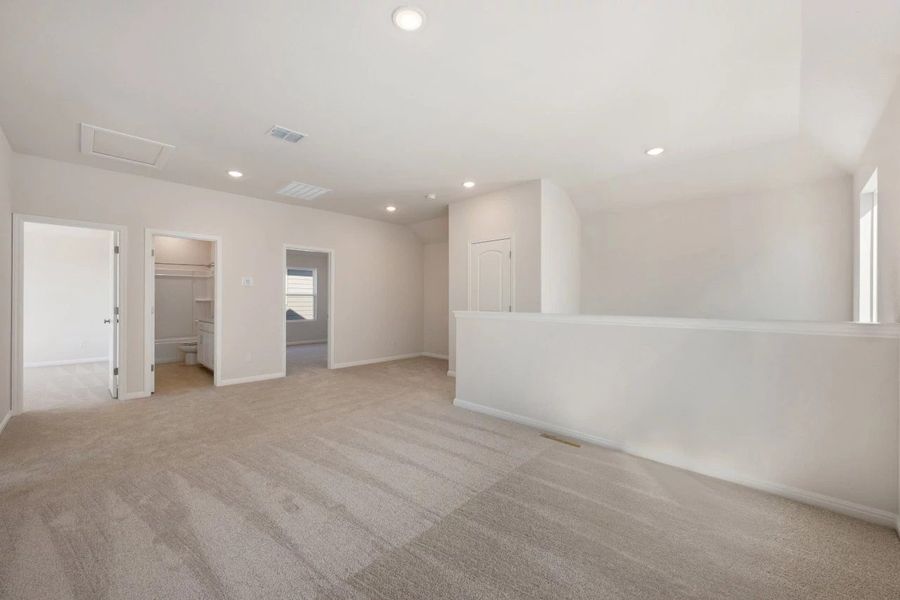 Spacious, unfurnished interior of a new home in Patterson Ranch, Georgetown (Image 23).