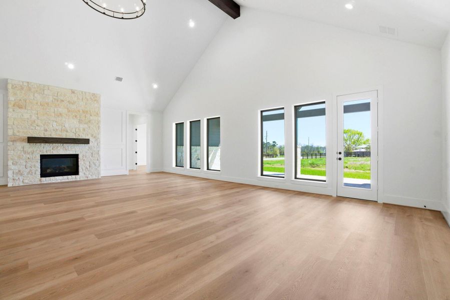 Spacious, unfurnished interior of a new home in Chapel Bend, Montgomery (Image 28).