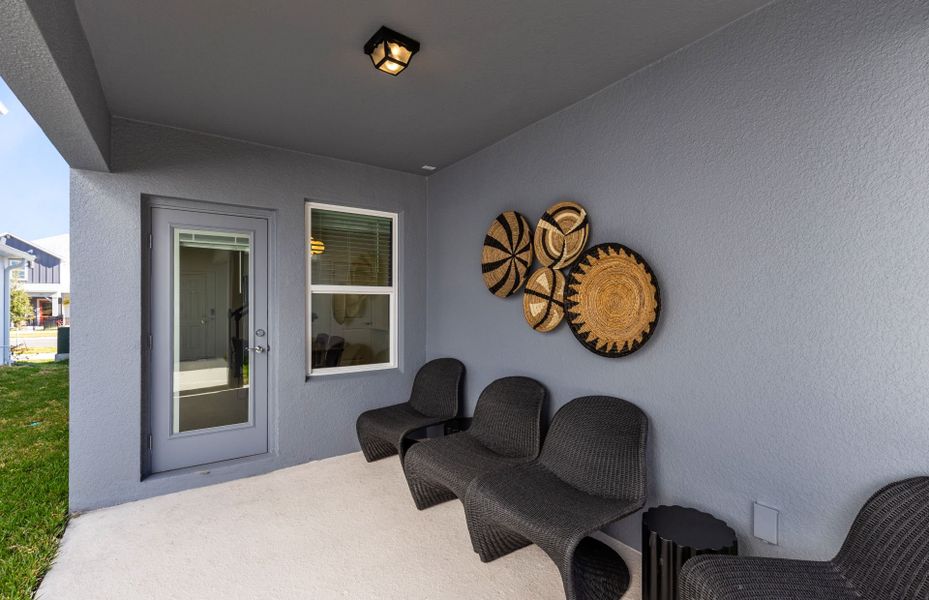 Representative exterior details of a home built from the Jasmine by Pulte Homes in Tohoqua, Kissimmee (Image 3).