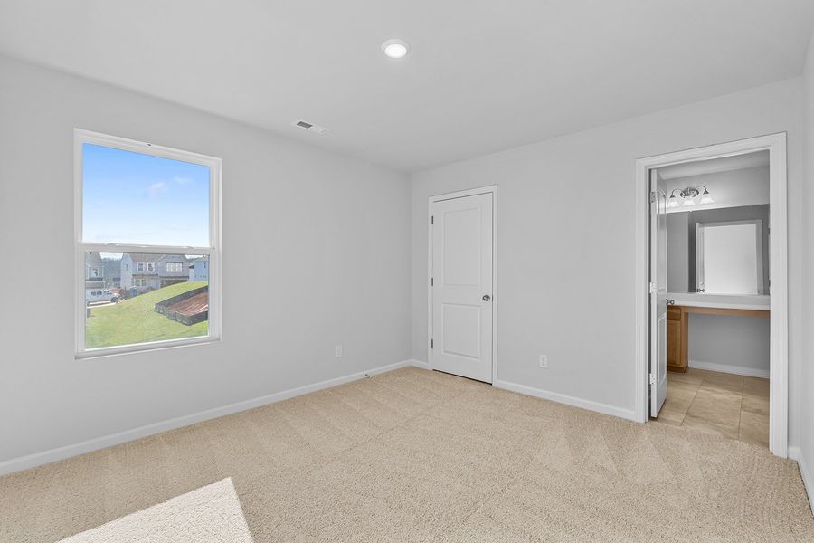Spacious, unfurnished interior of a new home in Hanes Lake, Winston-Salem (Image 41).