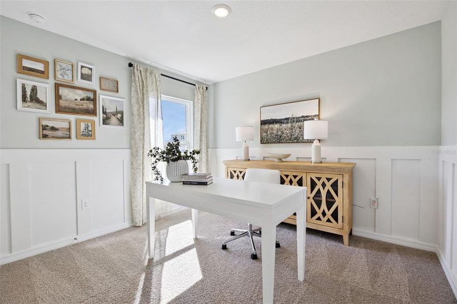 Furnished interior view inside a new home in , Tavares (Image 24).