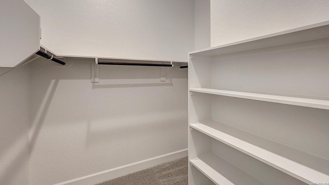 Spacious, unfurnished interior of a new home in Haby Hill, San Antonio (Image 22).
