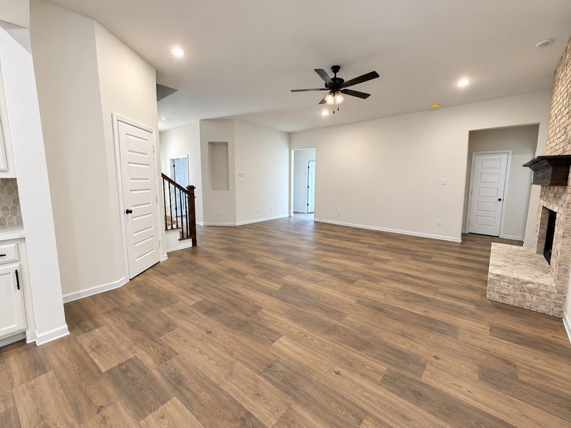 Spacious, unfurnished interior of a new home in Terra Vista Estates, Springtown (Image 15).