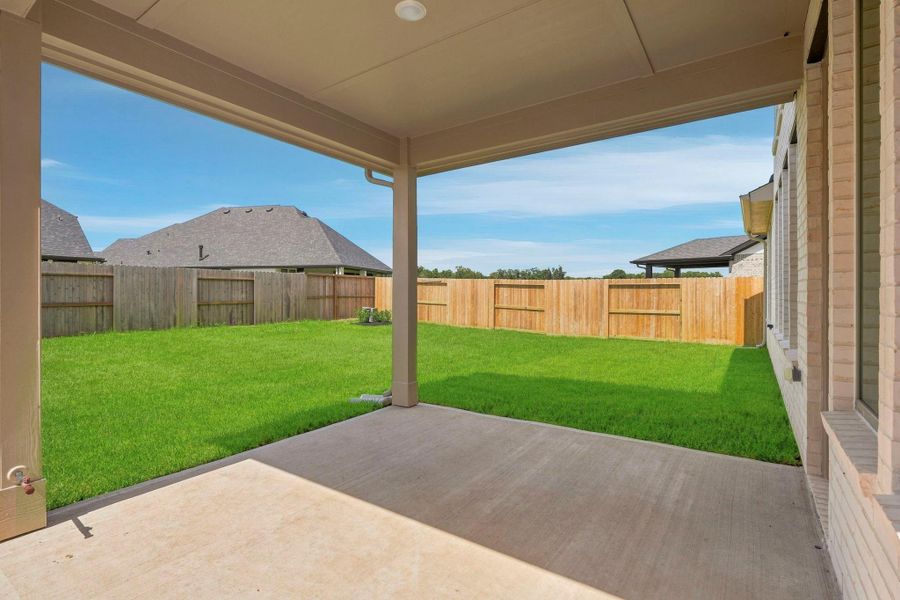 Exterior details and patio area of a home in Sienna 45', 50', Missouri City (Image 12).
