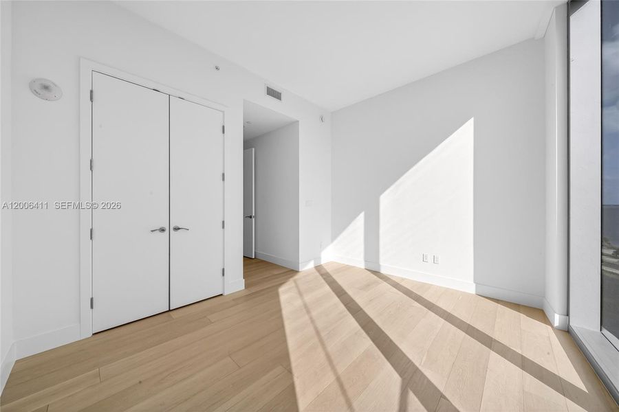 Spacious, unfurnished interior of a new home in , Miami (Image 27).