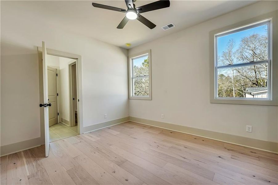 Spacious, unfurnished interior of a new home in , Athens (Image 34).