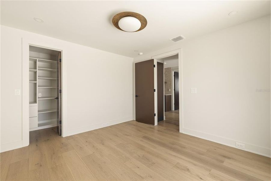 Spacious, unfurnished interior of a new home in , Tampa (Image 73). Spacious, unfurnished interior of a new home in , Tampa (Image 73).