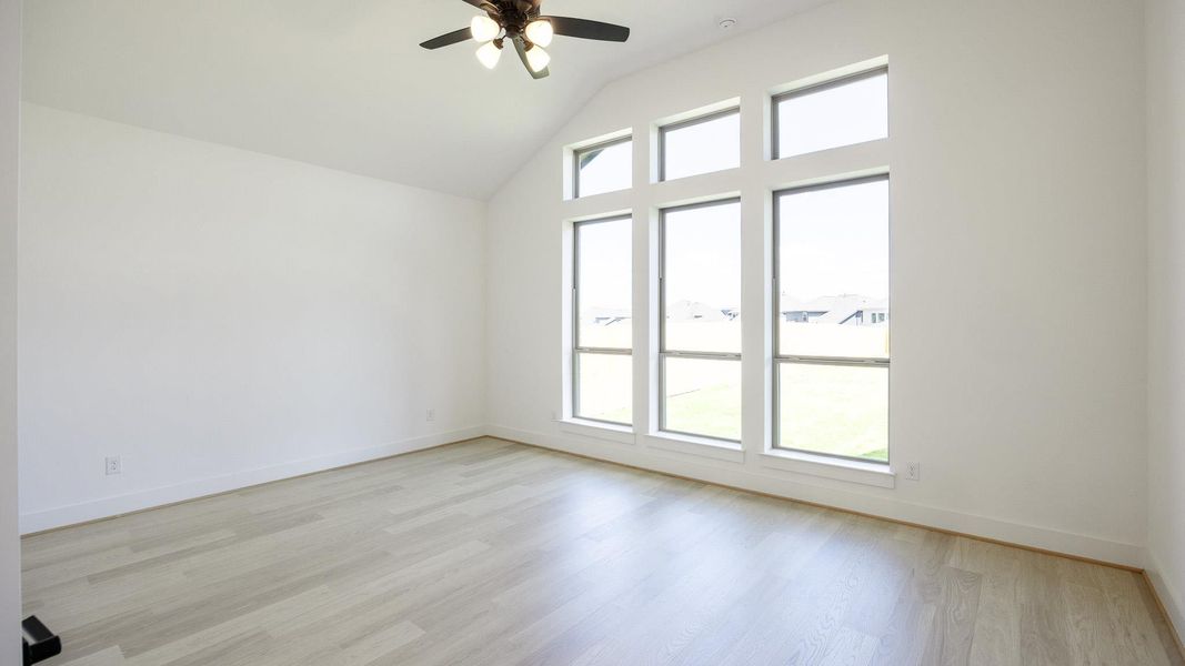 Spacious, unfurnished interior of a new home in Santa Rita Ranch - Eldorado, Liberty Hill (Image 10).