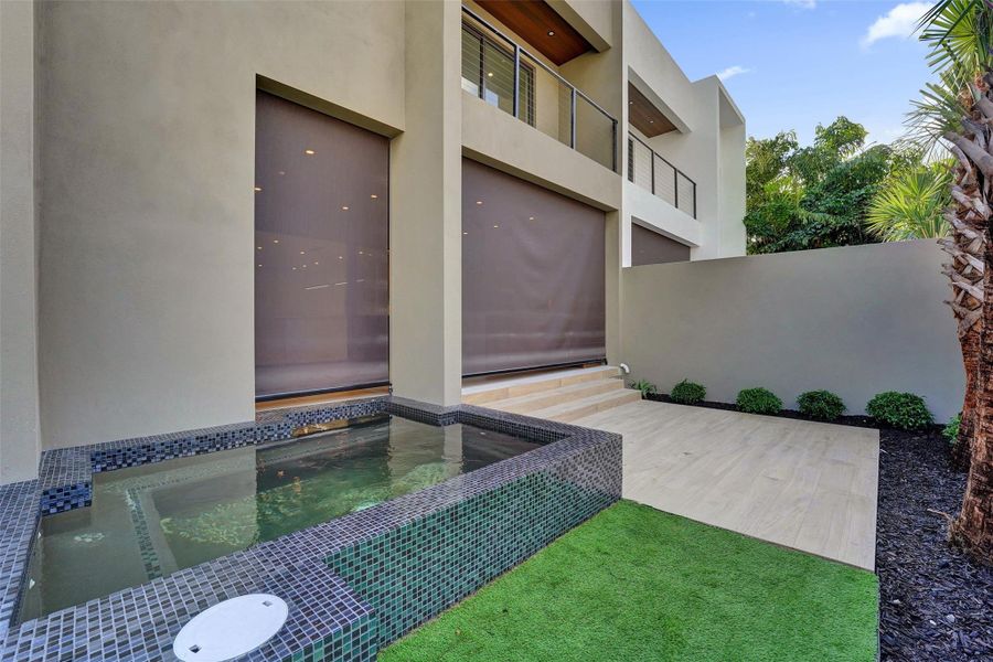 Mosquito Net/ Keeps AC in Mosquito Net/ Keeps AC in