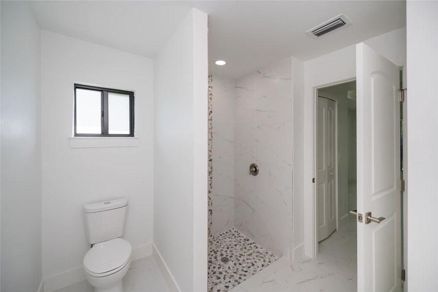 Image 18 of a home in .