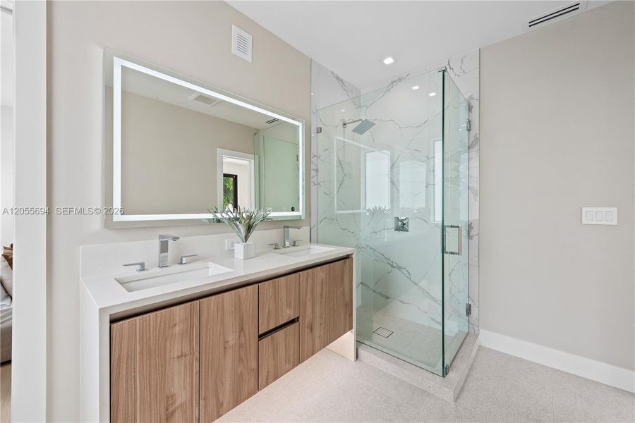 Furnished interior view inside a new home in , Fort Lauderdale (Image 9).
