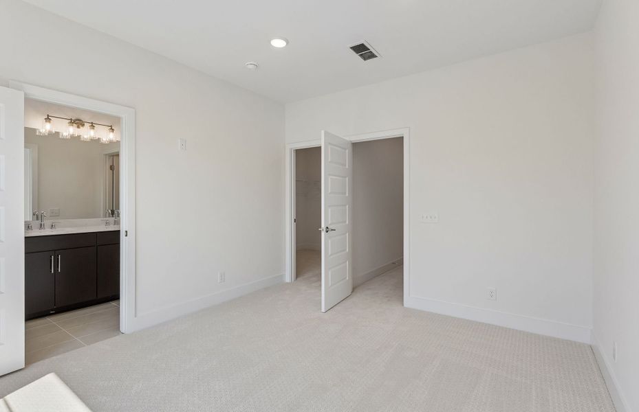 Spacious, unfurnished interior of a new home in Skyline, Nashville (Image 27).