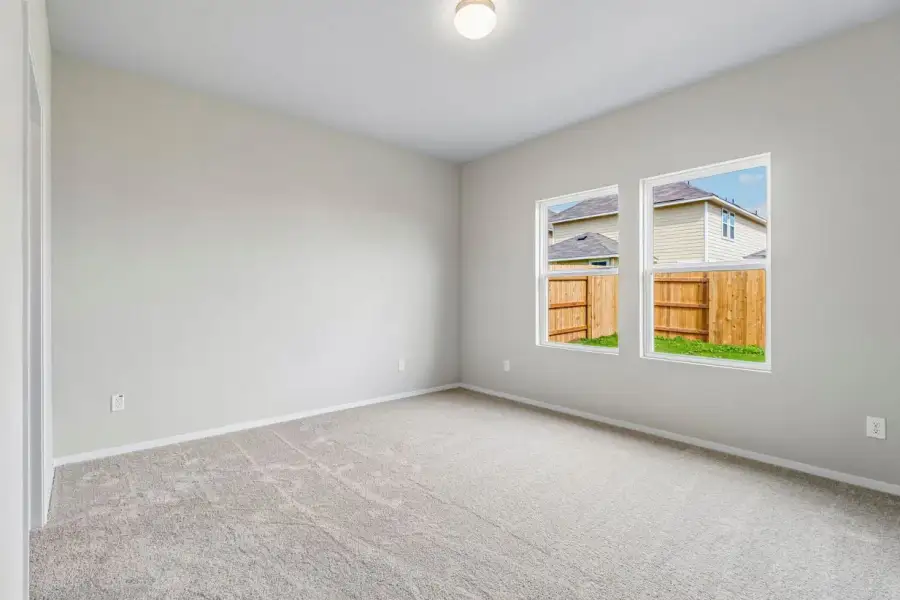 Spacious, unfurnished interior of a new home in Edgebrooke, Pflugerville (Image 17).