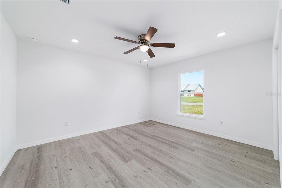Spacious, unfurnished interior of a new home in , Silver Springs (Image 36).