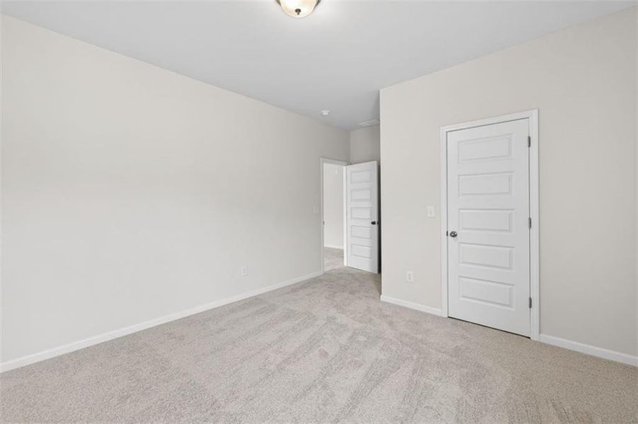 Spacious, unfurnished interior of a new home in Allen Manor, Hoschton (Image 29).