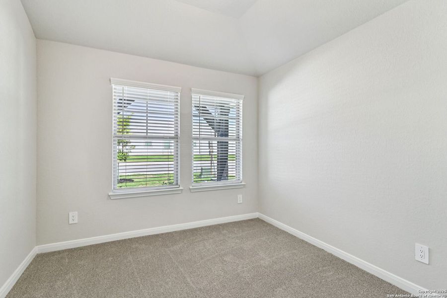 Spacious, unfurnished interior of a new home in Arcadia Ridge - Premier Series, San Antonio (Image 21).