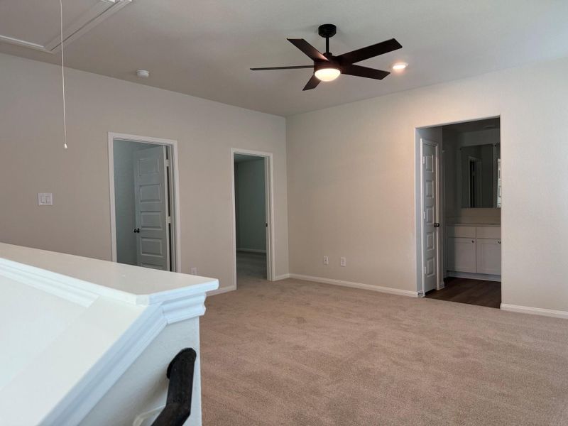 Spacious, unfurnished interior of a new home in River's Edge, Conroe (Image 27). Spacious, unfurnished interior of a new home in River's Edge, Conroe (Image 27).