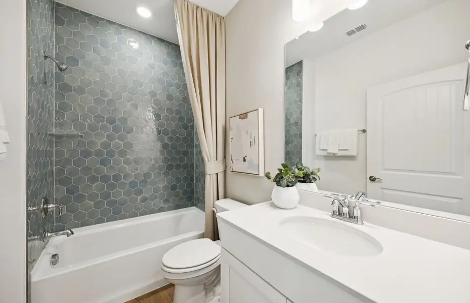 Furnished interior view inside a new home in Del Webb at Trinity Falls, McKinney (Image 13). Furnished interior view inside a new home in Del Webb at Trinity Falls, McKinney (Image 13).