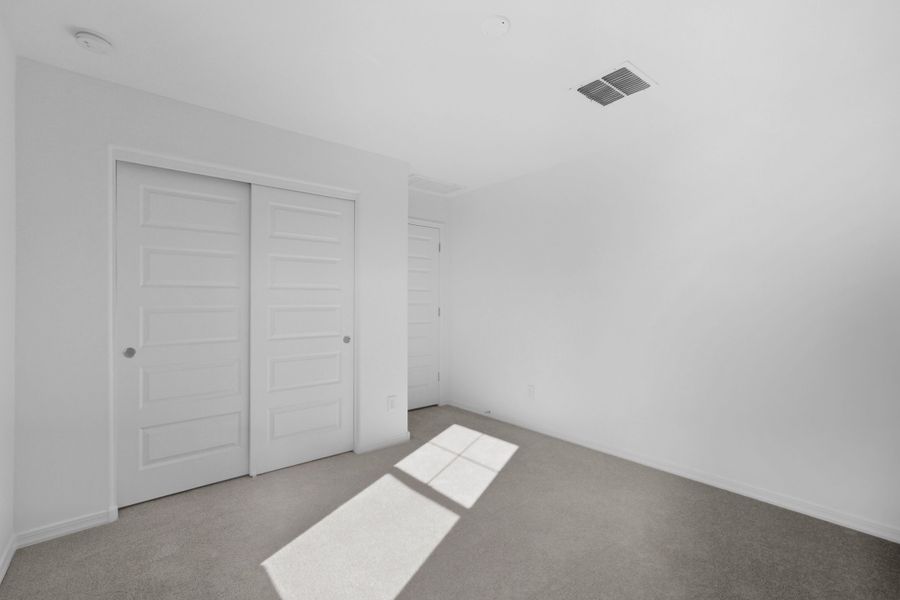 Spacious, unfurnished interior of a new home in Artisan at Asante, Surprise (Image 24).