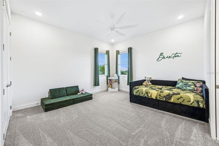 Furnished interior view inside a new home in , Winter Garden (Image 40).