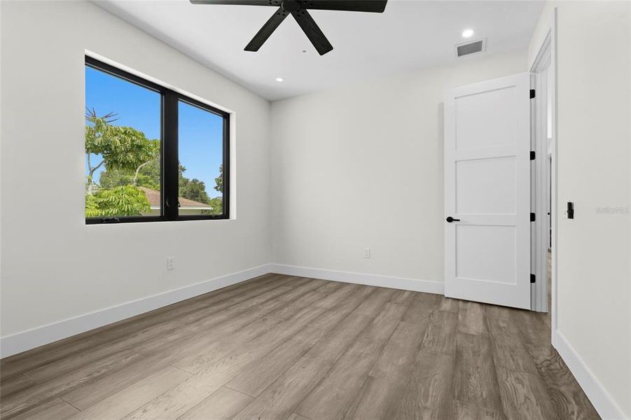 Spacious, unfurnished interior of a new home in , Sarasota (Image 56).