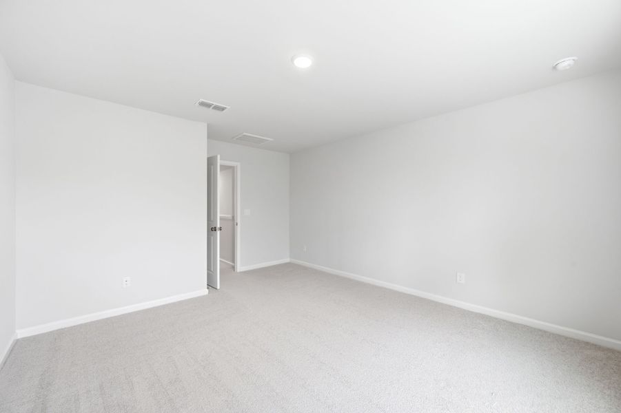 Spacious, unfurnished interior of a new home in Grand Arbor, Blythewood (Image 15).