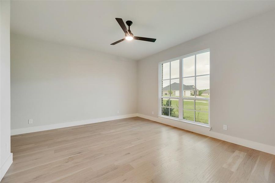 Spacious, unfurnished interior of a new home in King Crossing Estates, Van Alstyne (Image 22). Spacious, unfurnished interior of a new home in King Crossing Estates, Van Alstyne (Image 22).