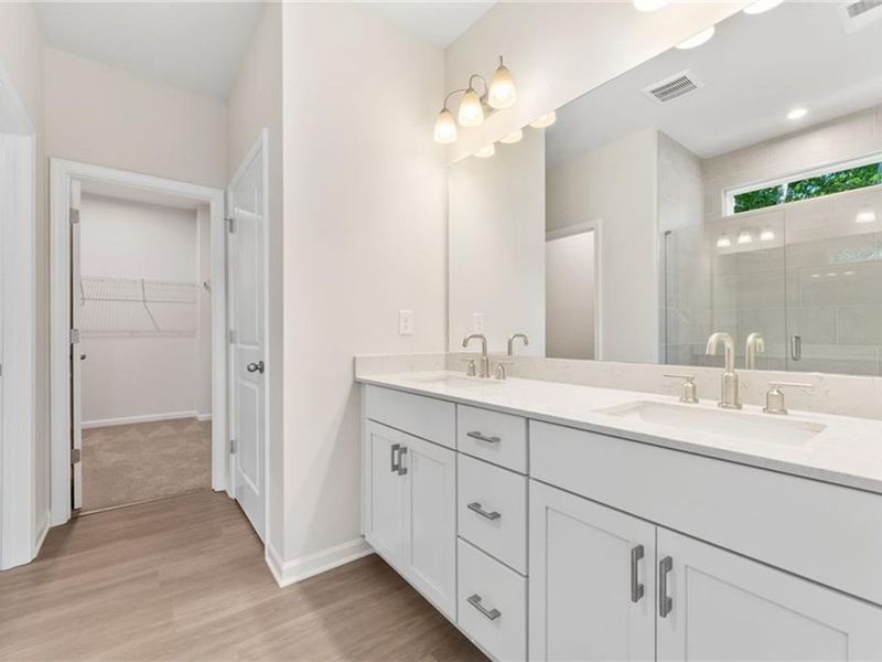 Furnished interior view inside a new home in Riverwood, Dallas (Image 8).