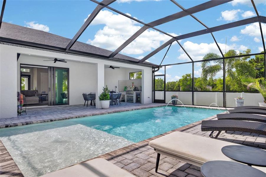 Exterior details and patio area of a home in , Cape Coral (Image 29).