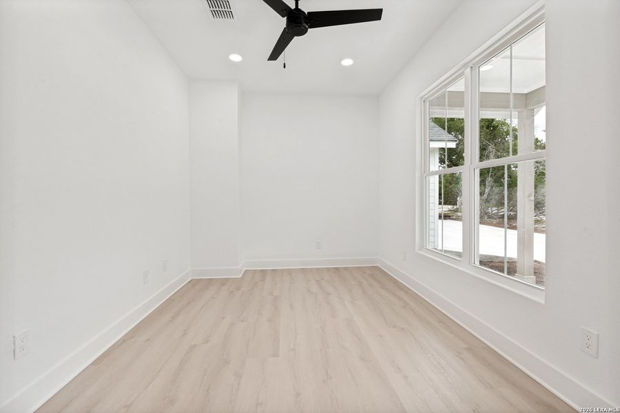 Spacious, unfurnished interior of a new home in , Boerne (Image 20).