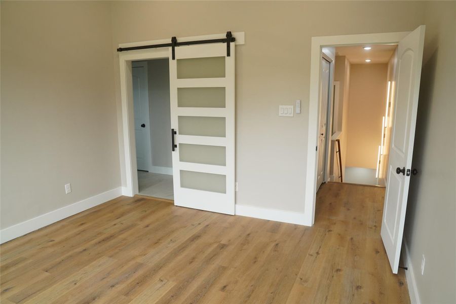 Spacious, unfurnished interior of a new home in , Houston (Image 20).