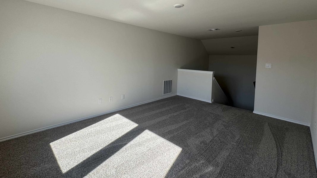 Spacious, unfurnished interior of a new home in Blaire Lake, Tyler (Image 8).
