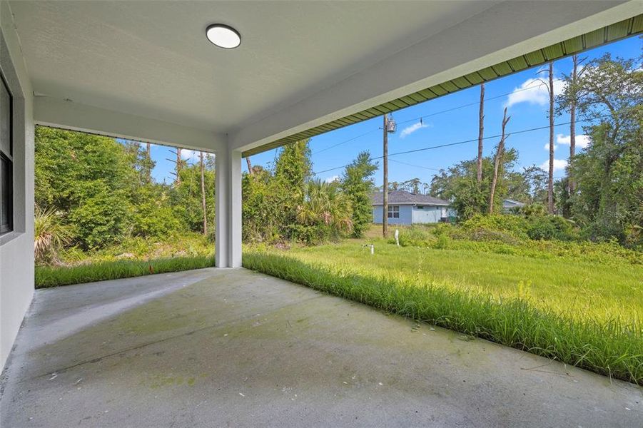 Spacious, unfurnished interior of a new home in , Port Charlotte (Image 19).