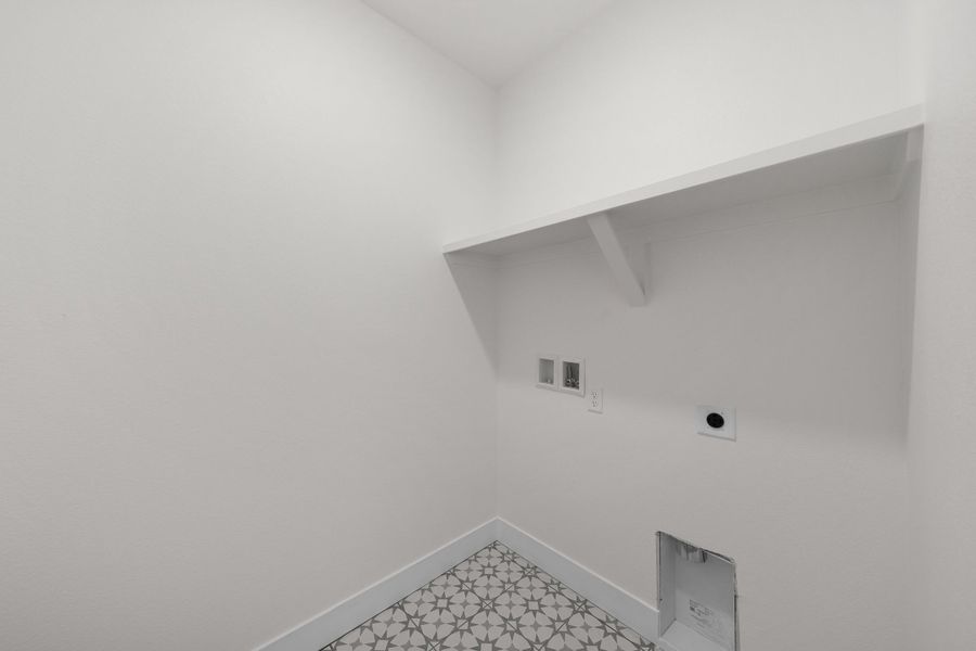 Spacious, unfurnished interior of a new home in Trumark Homes at Sterling Ranch, Littleton (Image 31).