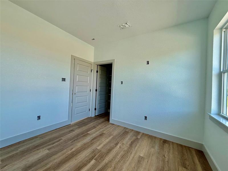 Spacious, unfurnished interior of a new home in , Mineral Wells (Image 25).
