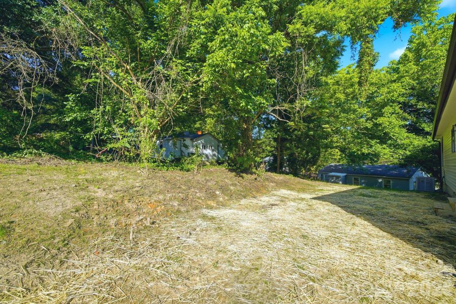 Natural landscape and outdoor views near in Gastonia (Image 42). Natural landscape and outdoor views near in Gastonia (Image 42).