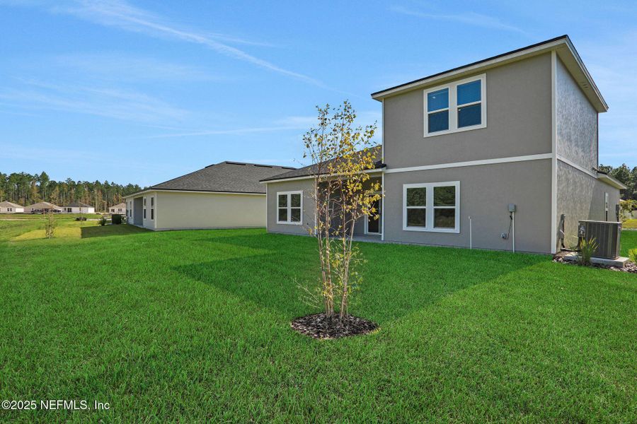 Exterior details and patio area of a home in Bellbrooke, Jacksonville (Image 25).
