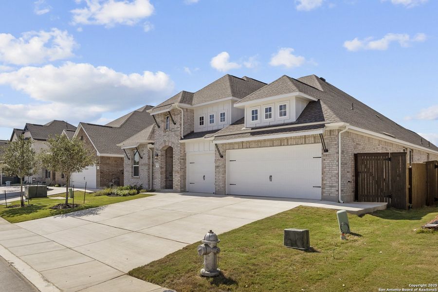 Image 34 of a home in Stillwater Ranch 60'.