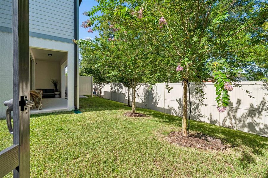 Exterior details and patio area of a home in , Tampa (Image 27).