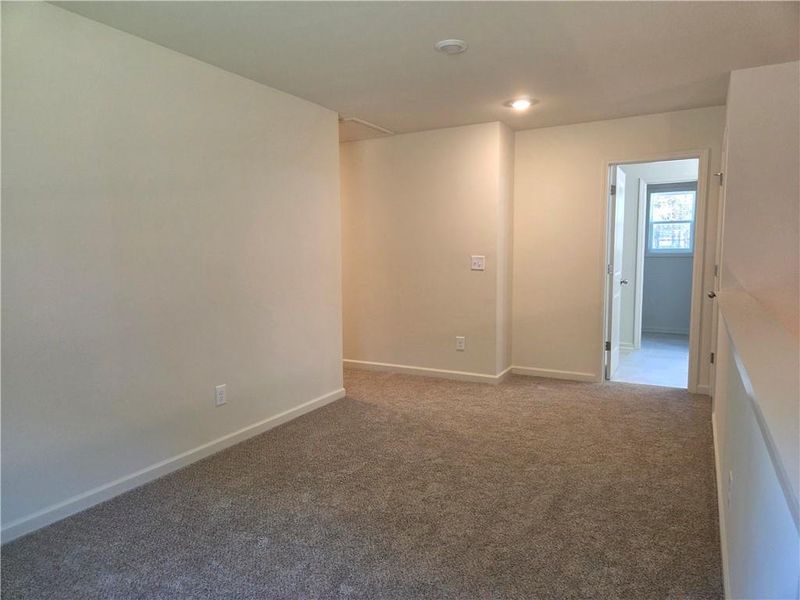 Spacious, unfurnished interior of a new home in River Meadows, Bethlehem (Image 14).