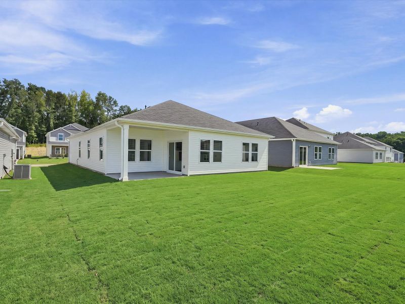 Exterior details and patio area of a home in Creek Ridge - Signature Collection, Spartanburg (Image 3).