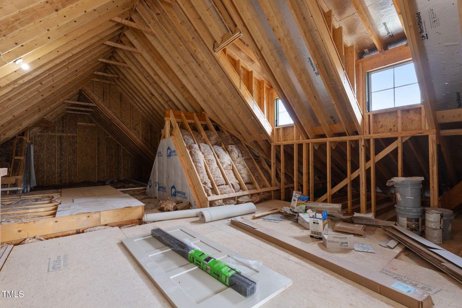 Spacious walk-in attic space