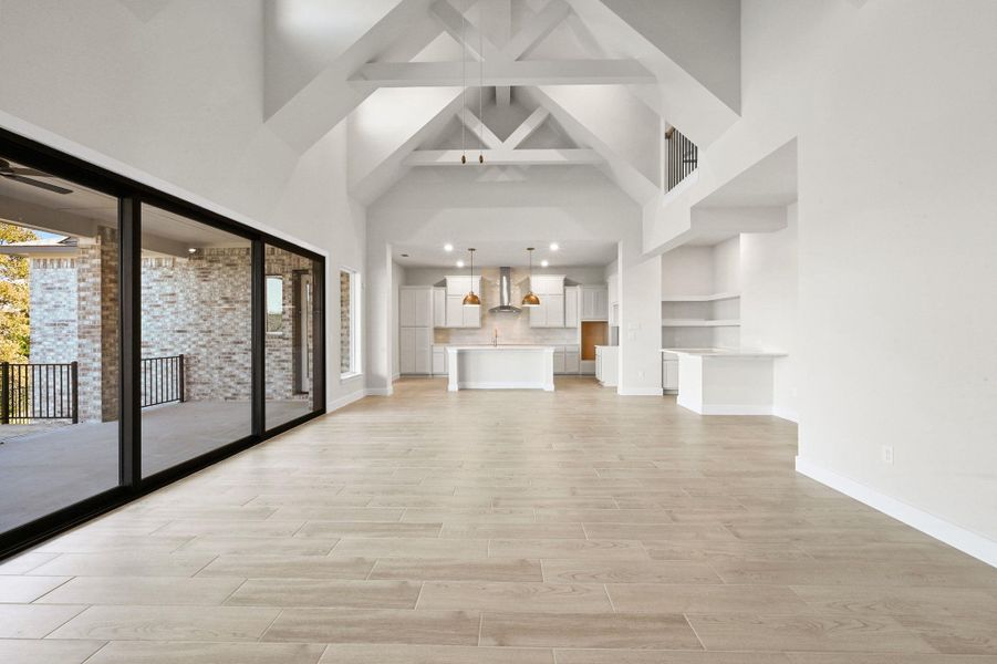 Spacious, unfurnished interior of a new home in Santa Rita Ranch, Liberty Hill (Image 22).