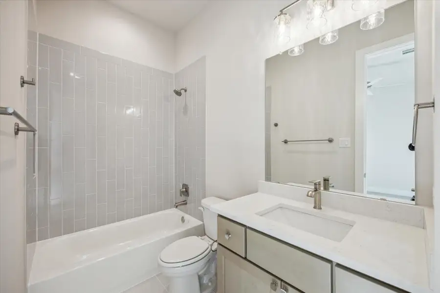 Ensuite Secondary Bath. Ensuite Secondary Bath.