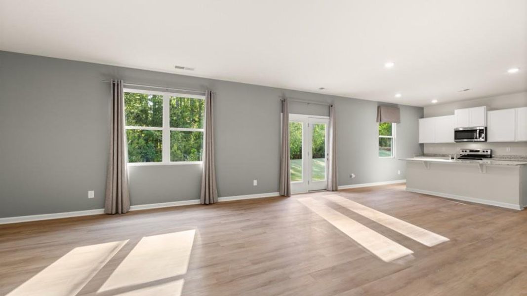 Spacious, unfurnished interior of a new home in Aurora Creek, Dallas (Image 13).